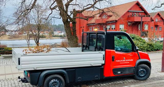 G6 tipper for green areas